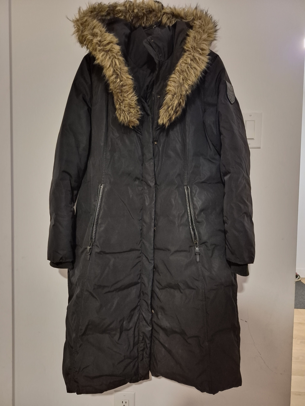 Atelier Noir By RUDSAK Black Long Puffer Coat with Faux-Fur Trim Hood - Picture 2 of 16